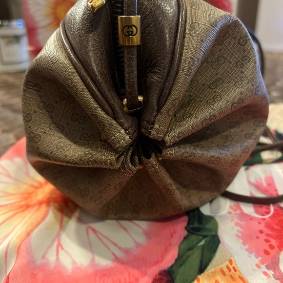 Vintage Gucci 2019 GG Supreme Butterfly Crossbody - Picture 4 of 6